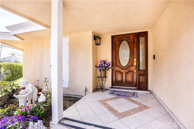 Detail Gallery Image 8 of 31 For 12025 Susan Dr, Granada Hills,  CA 91344 - 4 Beds | 3 Baths