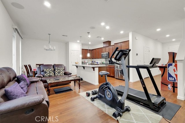 Detail Gallery Image 7 of 31 For 9925 Del Surf Ln, Elk Grove,  CA 95757 - 3 Beds | 3 Baths