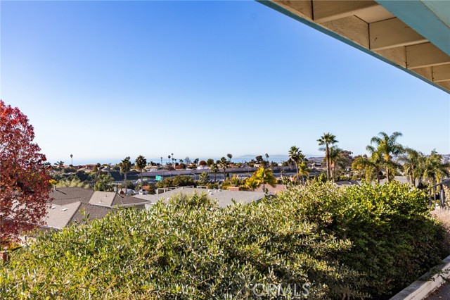 4101 Calle Mayo, San Clemente CA: https://media.crmls.org/medias/d2080f89-c2ba-42c5-b705-3b2be44f65e0.jpg