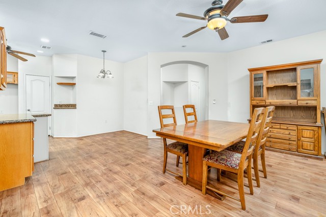 Detail Gallery Image 22 of 41 For 1817 Rue Chablis, San Jacinto,  CA 92583 - 3 Beds | 2 Baths