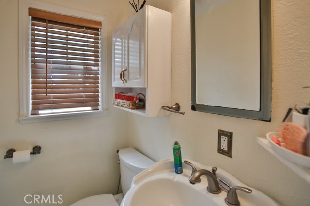 Detail Gallery Image 15 of 35 For 1034 W Maple Ave, Orange,  CA 92868 - 3 Beds | 1/1 Baths