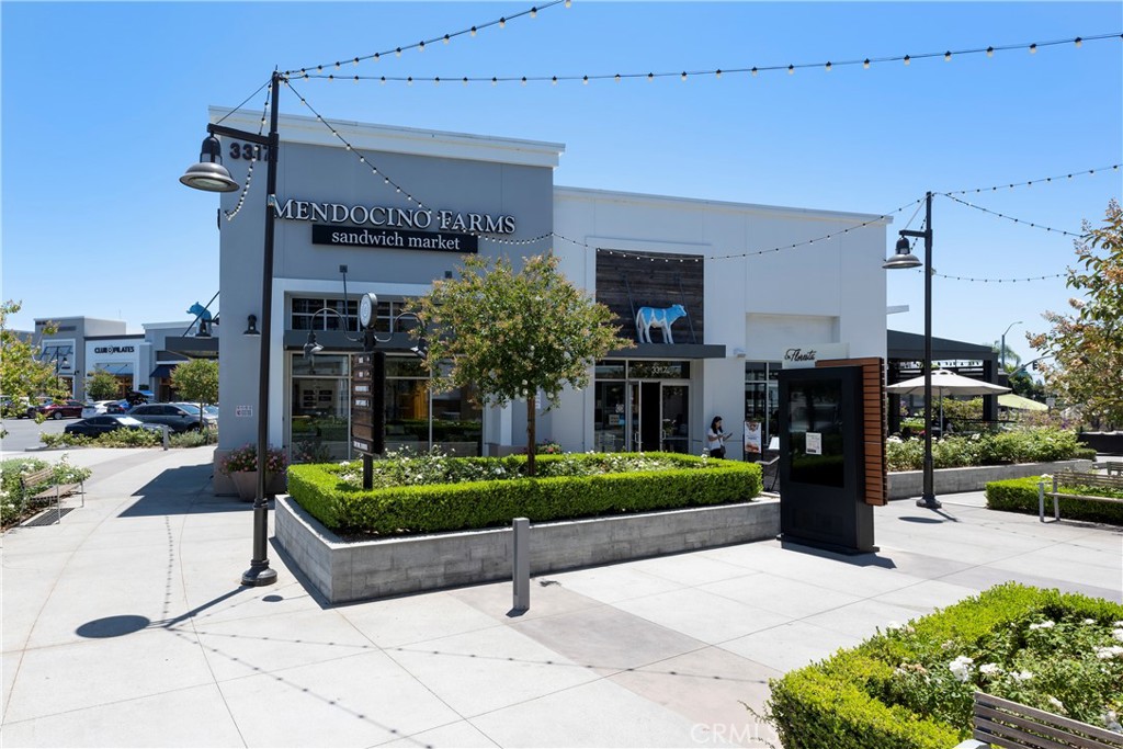 Mendocino Farms...a great place for a Salad or Sandwich...great for both Lunch and Dinner!