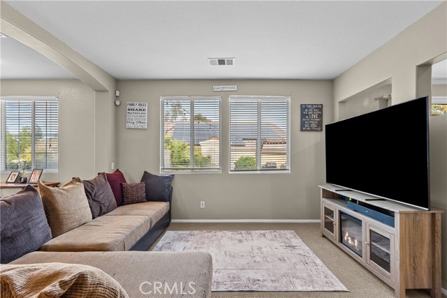 Detail Gallery Image 8 of 59 For 39926 Meadowcrest Way, Palmdale,  CA 93551 - 5 Beds | 3 Baths