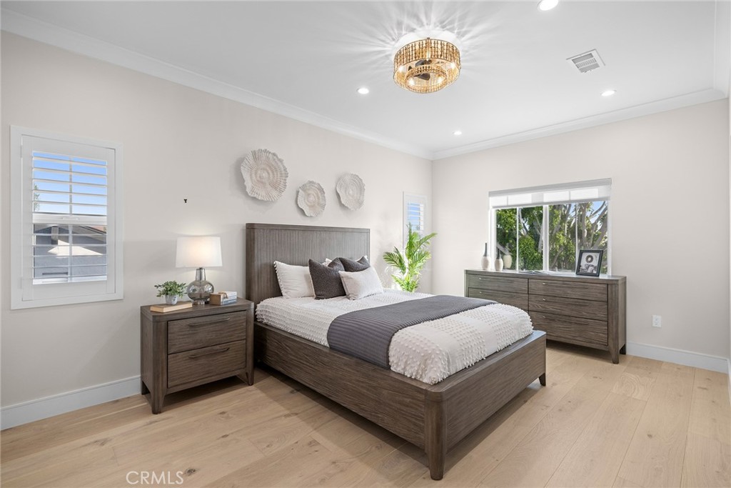https://media.crmls.org/medias/d2096dcc-ebd1-4ba9-9cae-6e760a7f3921.jpg?preset=X-Large