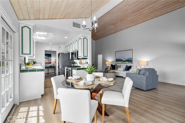 6808 Kings Harbor Drive, Rancho Palos Verdes CA: https://media.crmls.org/medias/d2099904-c5f6-4466-a32f-7a5a93a7b083.jpg