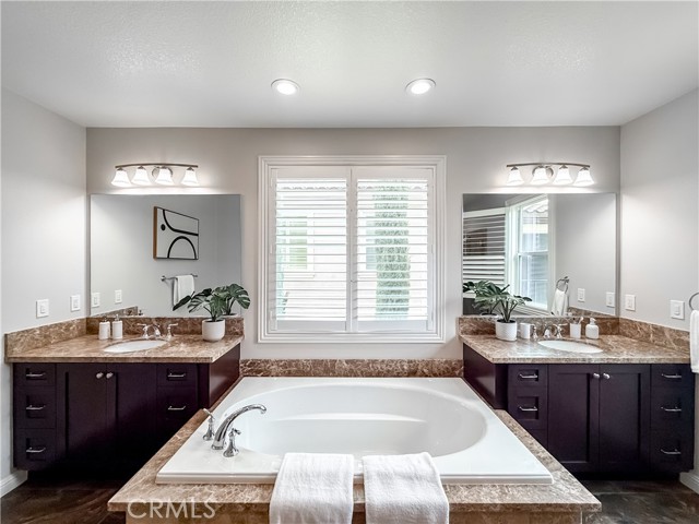 12 Starflower, Lake Forest CA: https://media.crmls.org/medias/d209cfa8-7f46-46e9-8bda-ae2791134c48.jpg