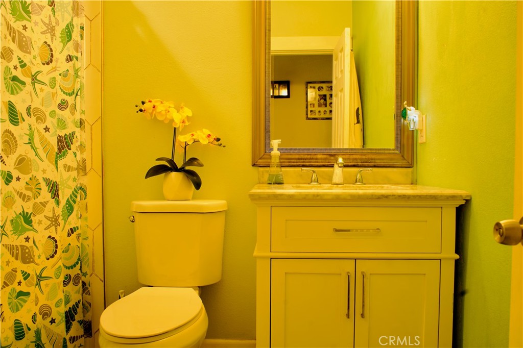 https://media.crmls.org/medias/d20a12a8-152d-41ba-a079-86fc34e69a31.jpg?preset=X-Large