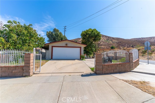 Detail Gallery Image 1 of 32 For 18505 7th St, Bloomington,  CA 92316 - 4 Beds | 2 Baths