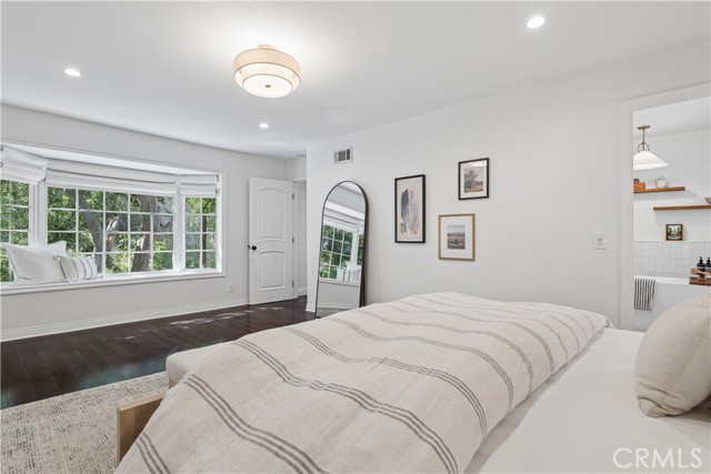 Detail Gallery Image 41 of 73 For 4590 Ensenada Dr, Woodland Hills,  CA 91364 - 3 Beds | 2/1 Baths