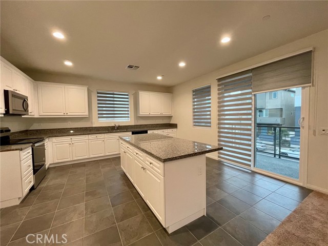 Detail Gallery Image 15 of 30 For 949 E 3rd. St, Santa Ana,  CA 92701 - 4 Beds | 3/1 Baths