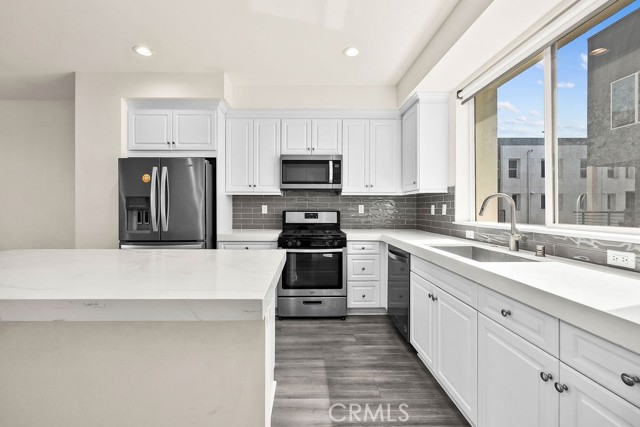 Detail Gallery Image 6 of 29 For 159 Steely, Irvine,  CA 92614 - 3 Beds | 2/1 Baths