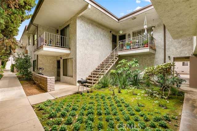 121 E Live Oak Street, San Gabriel CA: https://media.crmls.org/medias/d20d954c-6ac9-4911-971d-61f6bbdbbf59.jpg