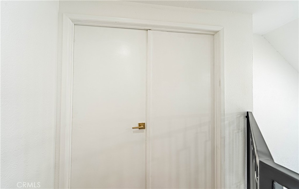 https://media.crmls.org/medias/d20dee16-4299-4afa-b372-f23fe5e4d931.jpg?preset=X-Large