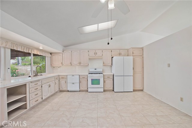 Detail Gallery Image 14 of 32 For 27820 Wakefield, Castaic,  CA 91384 - 3 Beds | 2 Baths