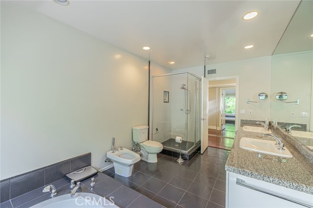 Detail Gallery Image 29 of 62 For 18621 Paseo Nuevo Dr, Tarzana,  CA 91356 - 4 Beds | 3/1 Baths