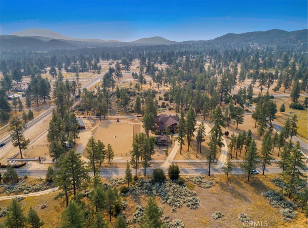 https://media.crmls.org/medias/d2105db0-3e47-4e1f-ba72-e55b3ca74f18.jpg?preset=X-Large