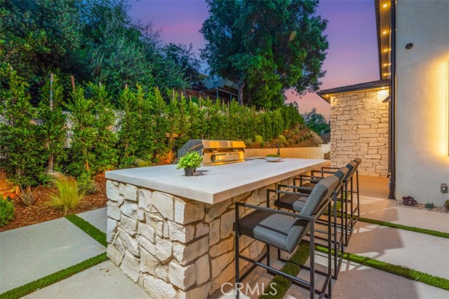 Detail Gallery Image 64 of 75 For 20441 Robert Pl, Woodland Hills,  CA 91364 - 5 Beds | 6/1 Baths