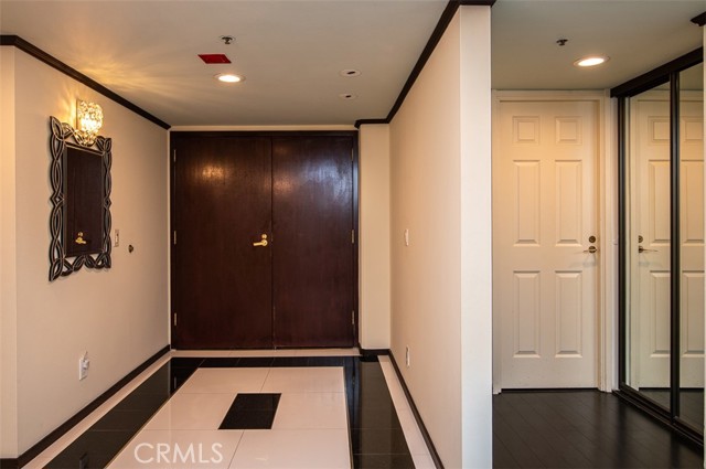 Detail Gallery Image 5 of 39 For 343 Pioneer Dr #602,  Glendale,  CA 91203 - 2 Beds | 2 Baths
