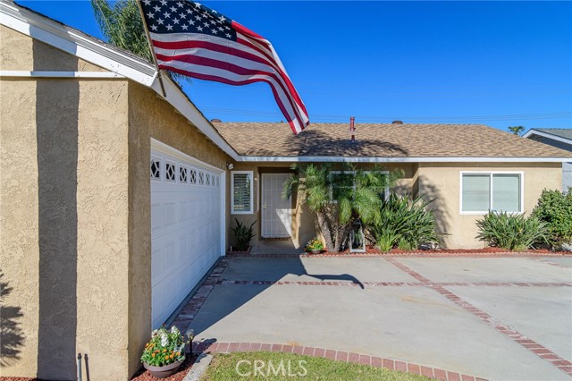 Detail Gallery Image 3 of 41 For 5681 Stardust Dr, Huntington Beach,  CA 92647 - 3 Beds | 2 Baths