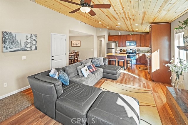 1264 Sheephorn Road, Big Bear City CA: https://media.crmls.org/medias/d213084b-0d48-473f-8b24-386b6bb07fb5.jpg