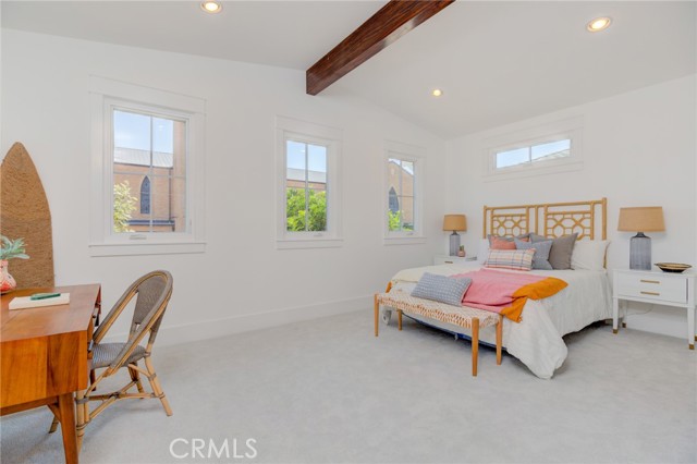 647 15th Street, Manhattan Beach, California 90266, 5 Bedrooms Bedrooms, ,4 BathroomsBathrooms,Residential,Sold,15th,SB21178358