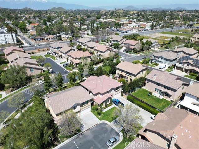 Detail Gallery Image 2 of 34 For 11227 Springway Ct, Riverside,  CA 92505 - 5 Beds | 4 Baths