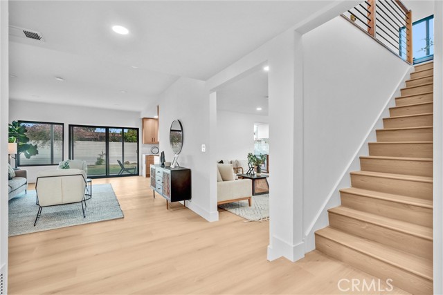 Detail Gallery Image 5 of 33 For 15335 Seine, Irvine,  CA 92604 - 6 Beds | 4 Baths