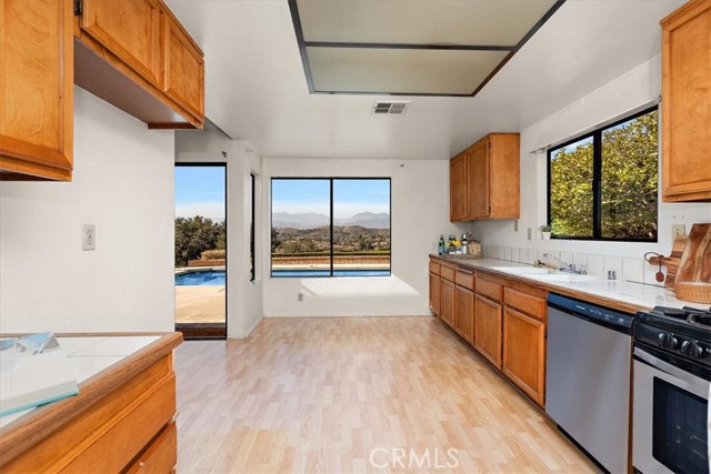 524 Topside Place, Diamond Bar CA: https://media.crmls.org/medias/d214005d-54c5-4058-bf44-d00370056cc5.jpg