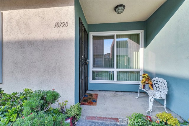 Detail Gallery Image 2 of 12 For 10720 Knott, Stanton,  CA 90680 - 2 Beds | 1/1 Baths