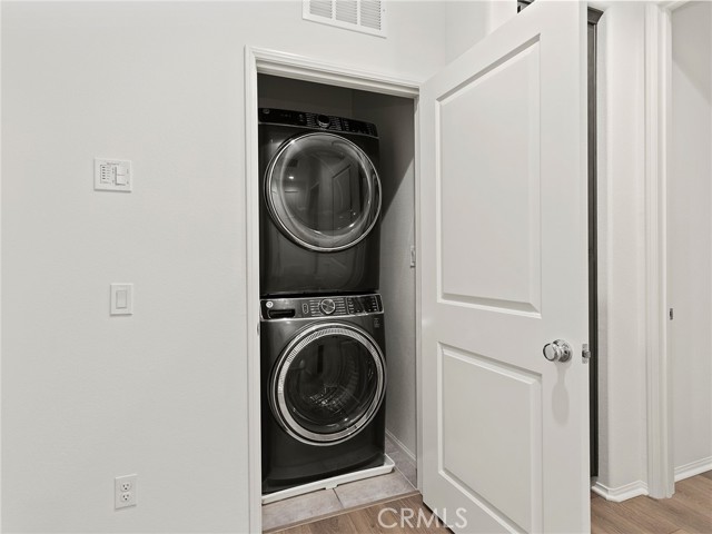 Detail Gallery Image 32 of 53 For 11238 N Mission Heights Dr, –,  CA 91345 - 3 Beds | 3 Baths