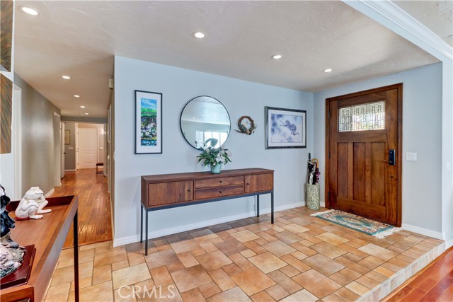 Detail Gallery Image 8 of 53 For 2711 Sweetbriar Dr, Claremont,  CA 91711 - 4 Beds | 2/1 Baths