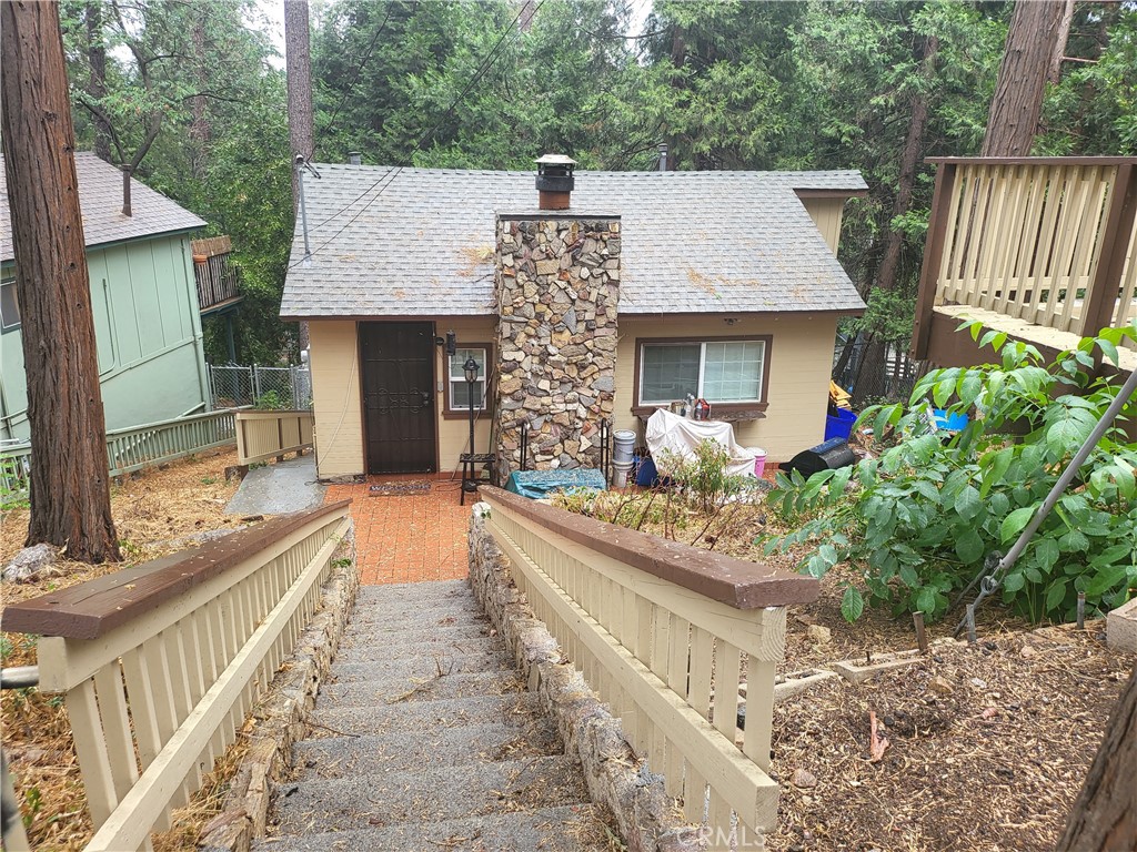 775 Woodland Road, Crestline, CA 92325
