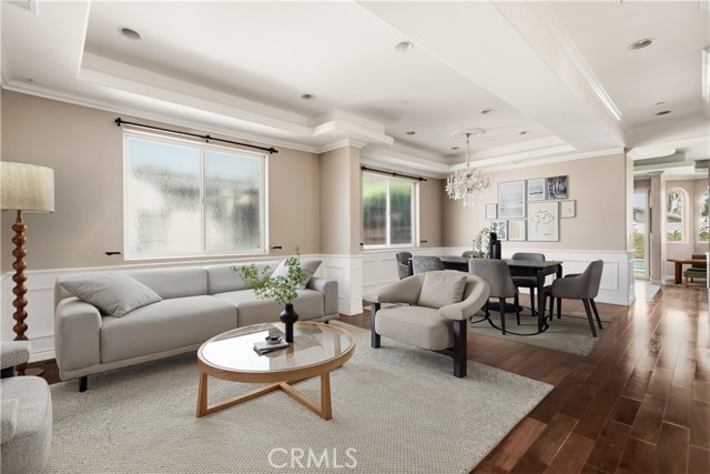 Detail Gallery Image 6 of 66 For 406 N Fairview, Burbank,  CA 91505 - 5 Beds | 4/1 Baths