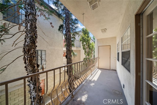 1145 Roswell Avenue, Long Beach CA: https://media.crmls.org/medias/d216a17c-592b-40f6-82a3-49848dc32525.jpg