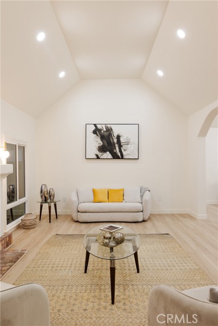 Detail Gallery Image 13 of 42 For 1935 W 76th St, Los Angeles,  CA 90047 - 3 Beds | 3 Baths