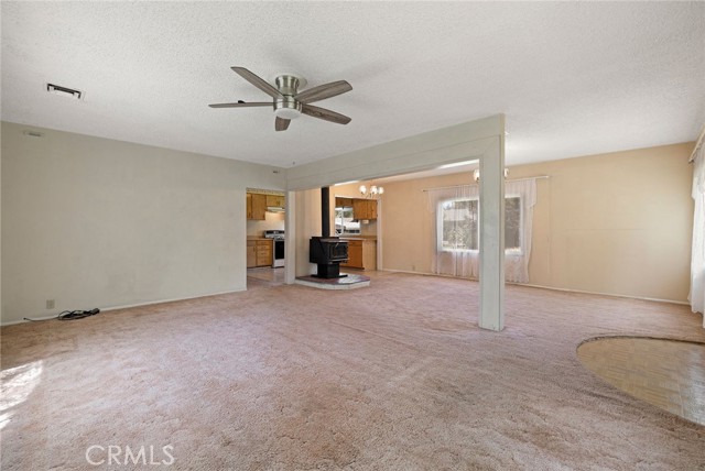 991 Vermont Street, Gridley CA: https://media.crmls.org/medias/d21773b3-94cb-434e-bf65-2d1e586bbe8e.jpg