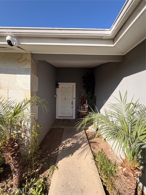 Detail Gallery Image 2 of 26 For 2403 W Almond Ave, Orange,  CA 92868 - 3 Beds | 2 Baths