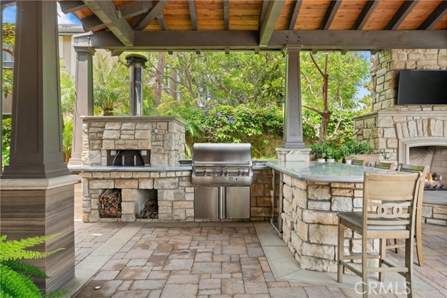 18912 Rockinghorse Lane, Huntington Beach CA: https://media.crmls.org/medias/d218a2c7-ee18-4c5b-b67a-aeba46e04f98.jpg