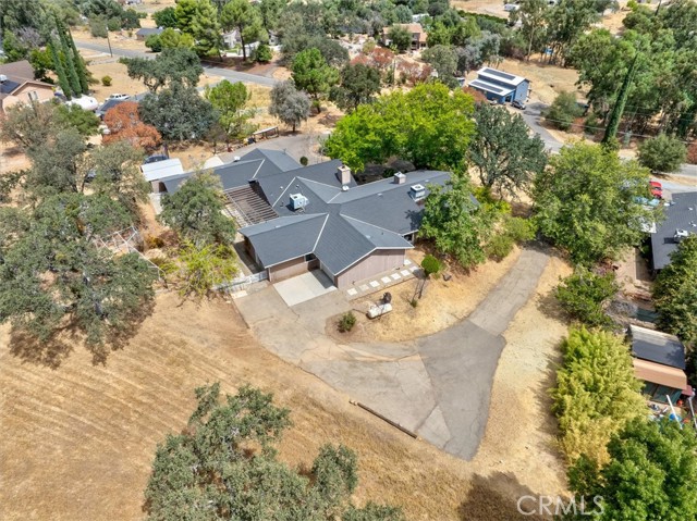 29280 Glacier Drive, Coarsegold CA: https://media.crmls.org/medias/d2191582-ea98-448f-b8fb-f2fb7039478a.jpg