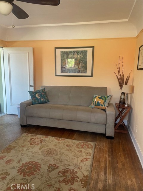 Detail Gallery Image 7 of 7 For 1200 Green Street, Glendale,  CA 91205 - 4 Beds | 2 Baths