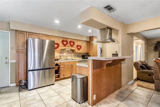 Detail Gallery Image 12 of 27 For 3849 N Stanford, Fresno,  CA 93727 - 3 Beds | 2 Baths