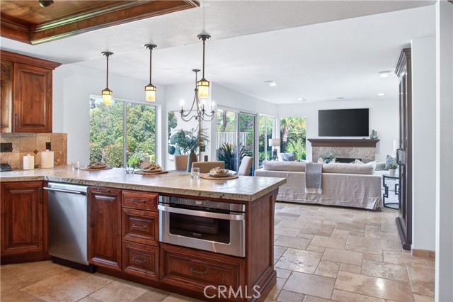 Detail Gallery Image 9 of 41 For 24845 Avenida Asoleada, Calabasas,  CA 91302 - 4 Beds | 3 Baths