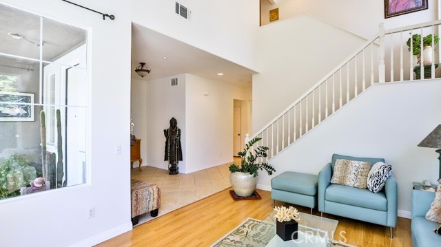 Detail Gallery Image 9 of 57 For 21817 Charlotte Ct, Canoga Park,  CA 91304 - 5 Beds | 2/1 Baths