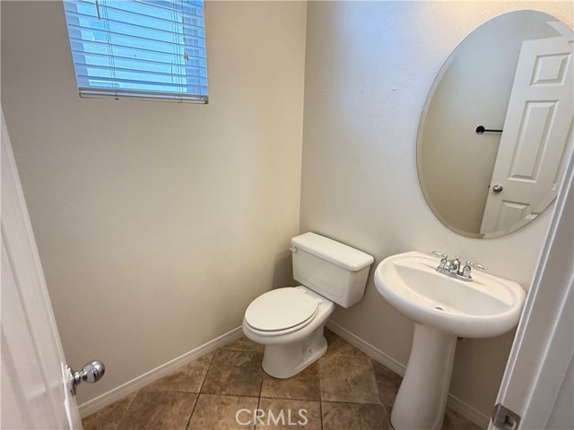9093 Seal Beach Drive, Hesperia CA: https://media.crmls.org/medias/d21a8f5f-3509-474c-95db-e6a03b6db307.jpg