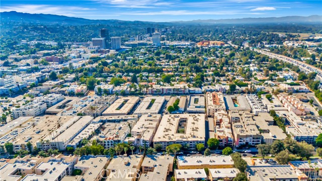 Detail Gallery Image 59 of 65 For 4647 Willis Ave #312,  Sherman Oaks,  CA 91403 - 2 Beds | 2 Baths