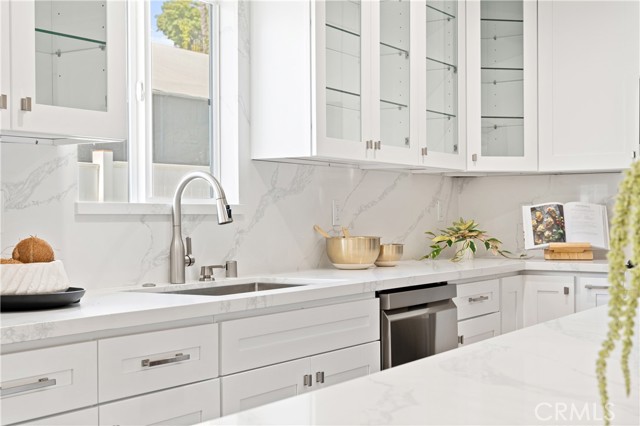 215 E Sierra Madre Avenue, Azusa CA: https://media.crmls.org/medias/d21b60be-b9b6-4922-99e2-0df9d2a55f03.jpg