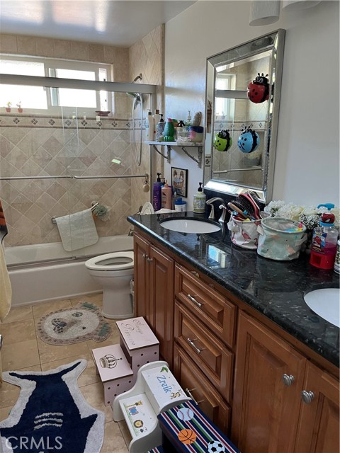 Detail Gallery Image 8 of 18 For 6051 Flambeau Rd, Rancho Palos Verdes,  CA 90275 - 4 Beds | 2 Baths