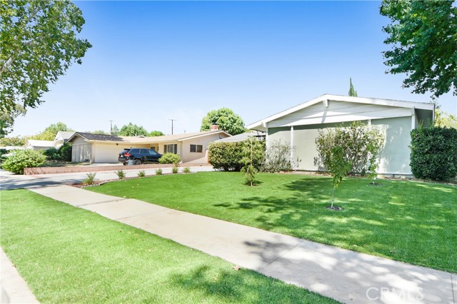23741 Archwood Street photo 4