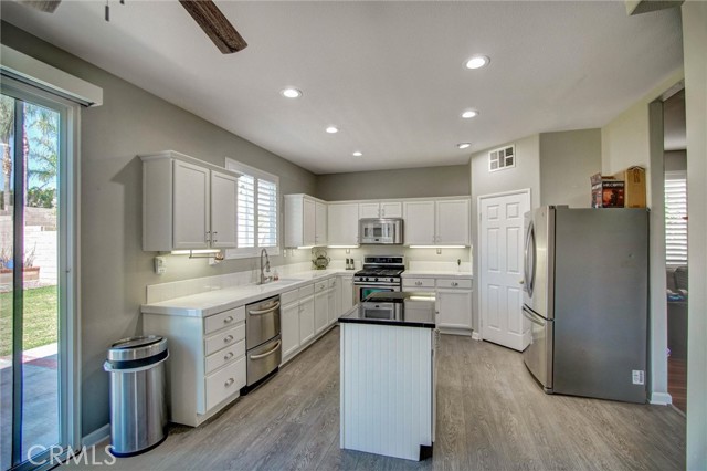 Detail Gallery Image 16 of 52 For 6713 Leanne, Corona,  CA 91752 - 4 Beds | 2/1 Baths