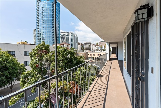 Detail Gallery Image 24 of 26 For 801 E 1st St #18,  Long Beach,  CA 90802 - 2 Beds | 1 Baths